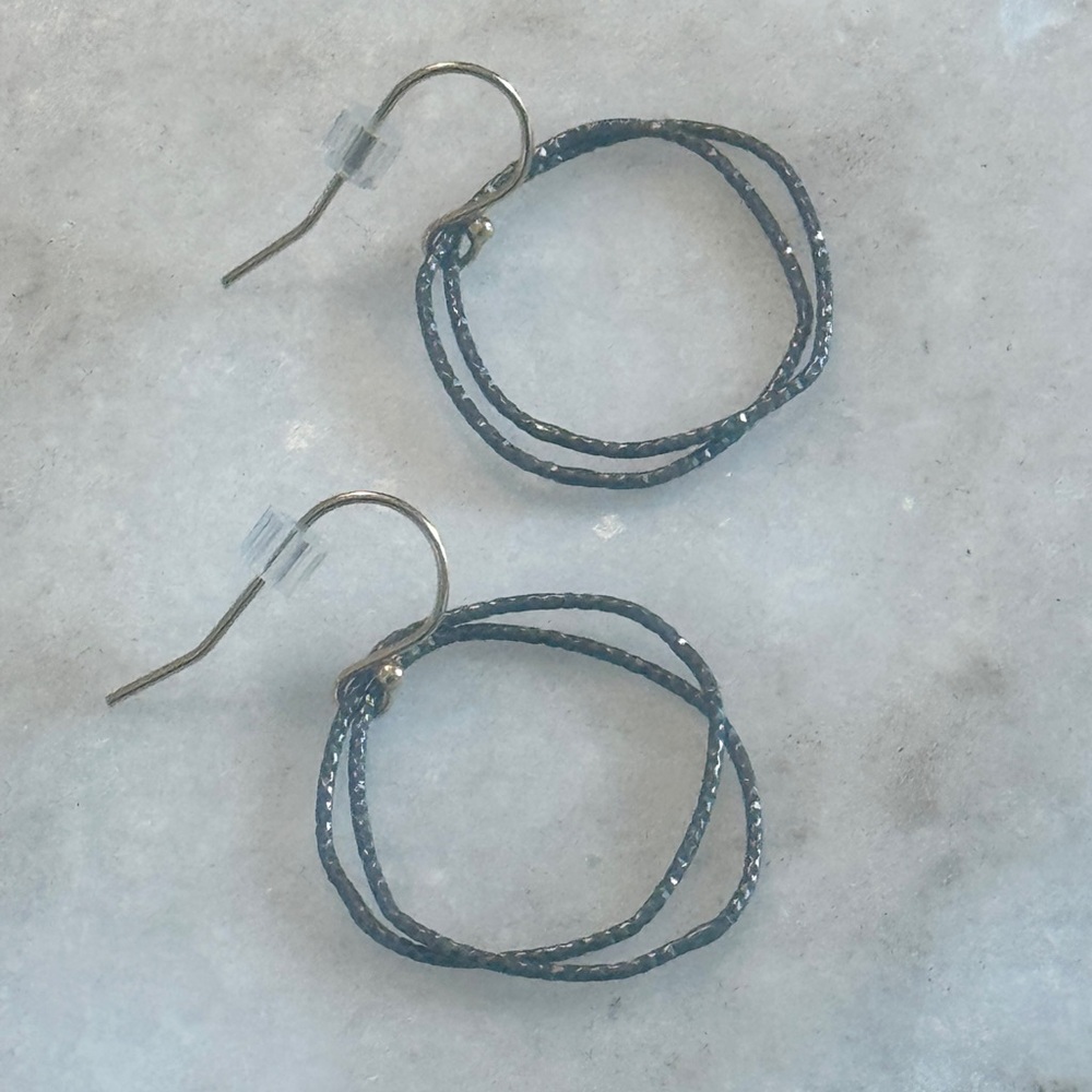 Original Hardware Shimmer Circle Earrings - Picture 4 of 6